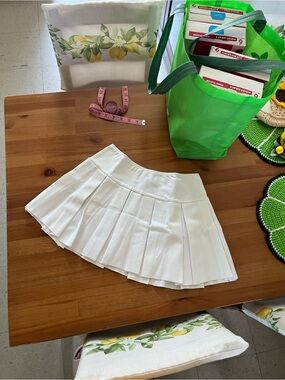 Current Mood White Pleated Mini Skirt